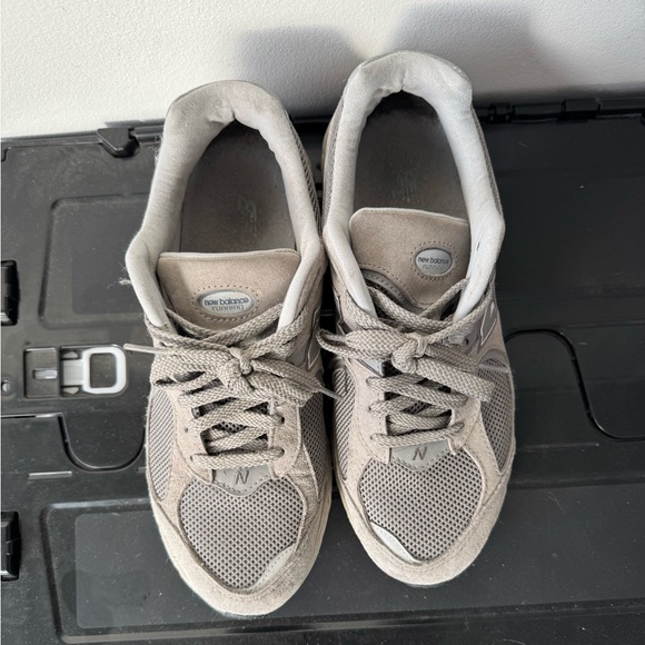 New Balance 2002R 'Marblehead' ML2002RC
MENS size 9.5 - Picture 6 of 9